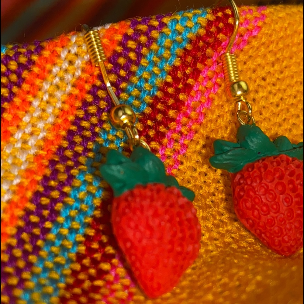 STRAWBERRY EARRINGS - Picture 2 of 3